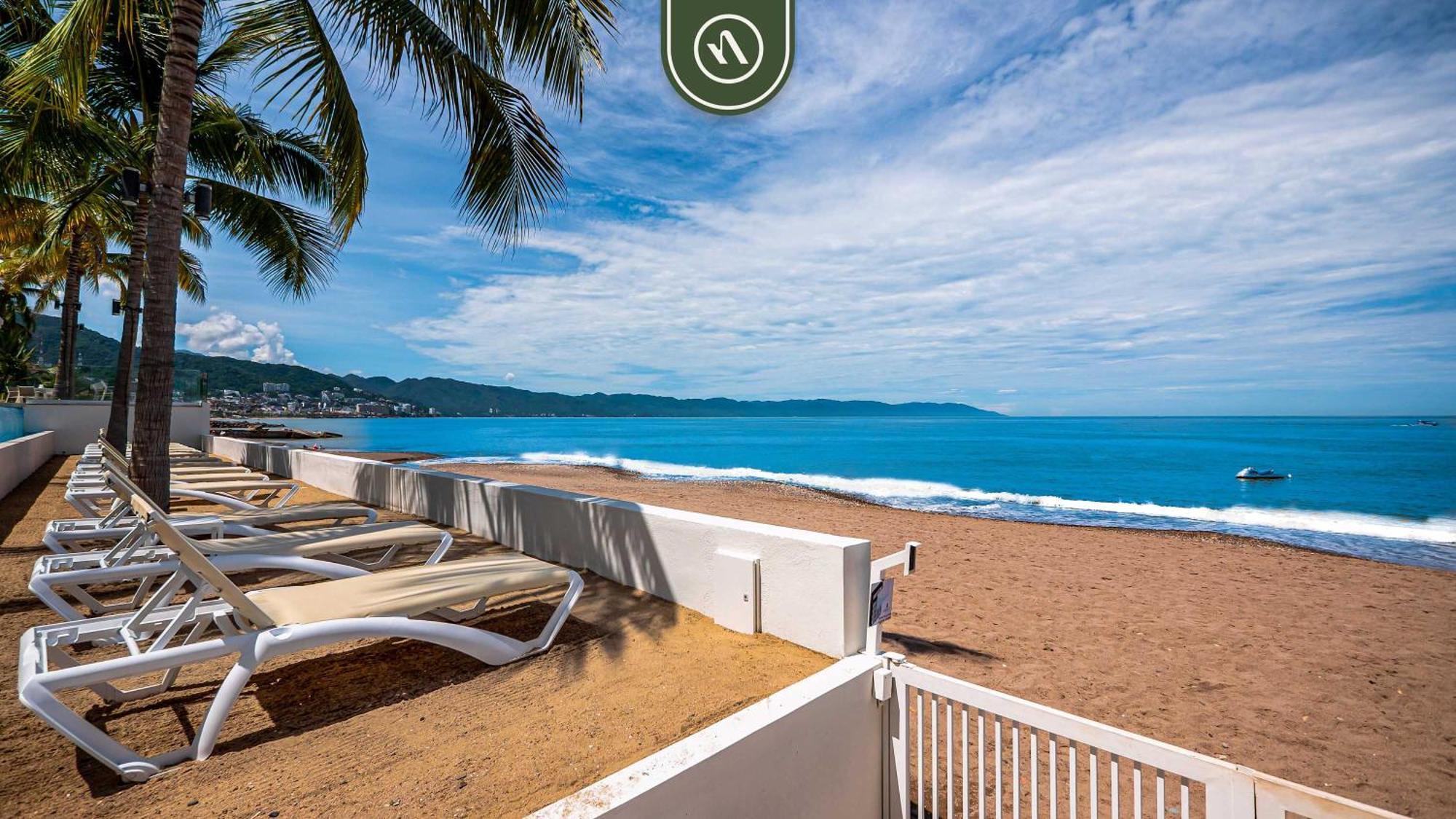 Oceanview Studio - King Bed - Pools - Beachclub Пуерто-Вальярта Екстер'єр фото